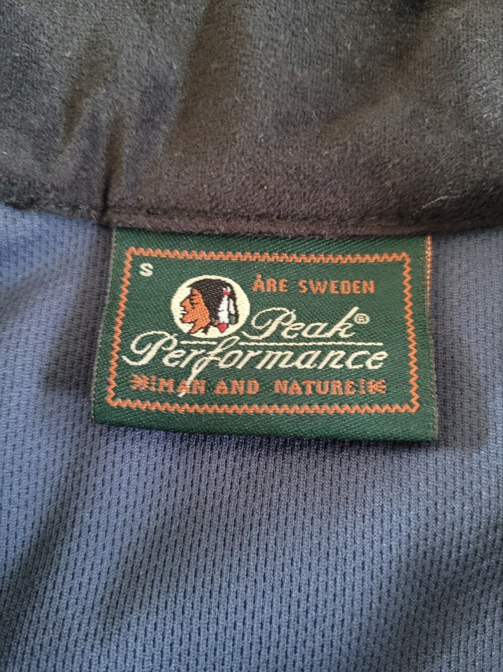 Vintage Peak Performance Jacket - Picture 2 of 10